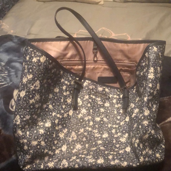Michael Kors purse - Picture 1 of 2